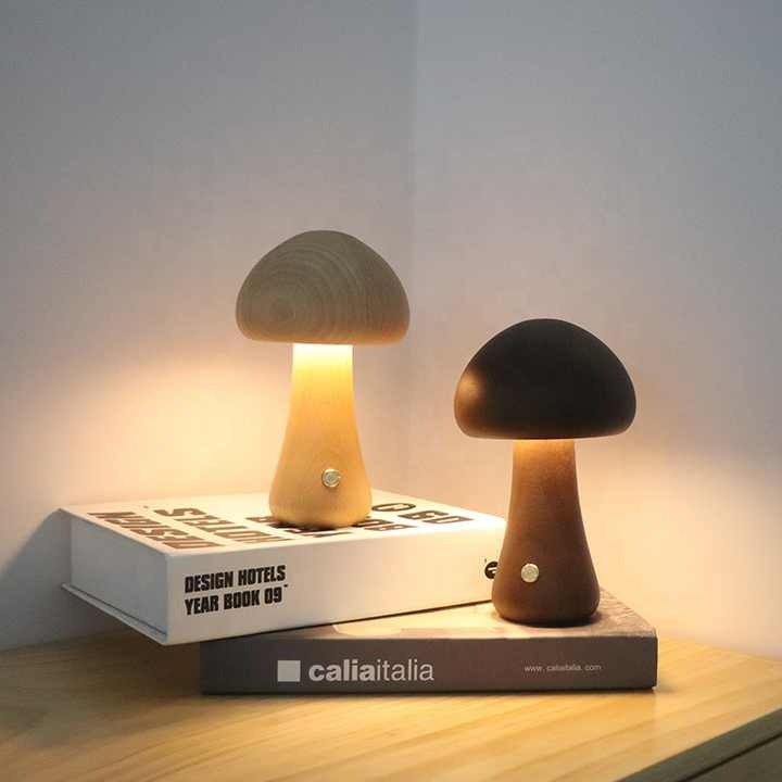 Lámpara LED de Madera con Forma de Seta — Recargable y Portátil