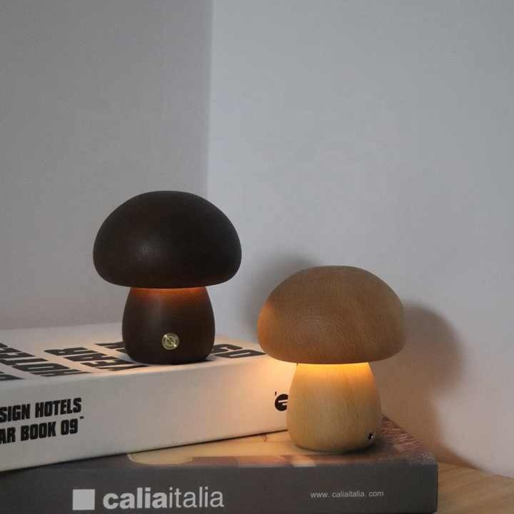 Lámpara LED de Madera con Forma de Seta — Recargable y Portátil